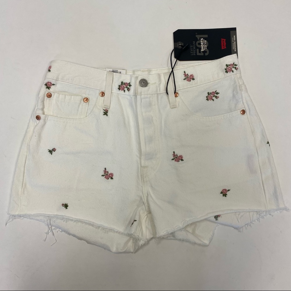 NWT Levi’s 501 high rise floral denim shorts